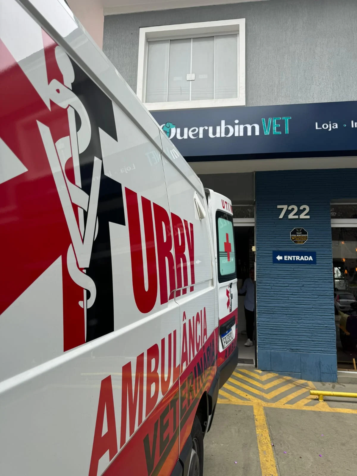 ambulância veterinária de emergência